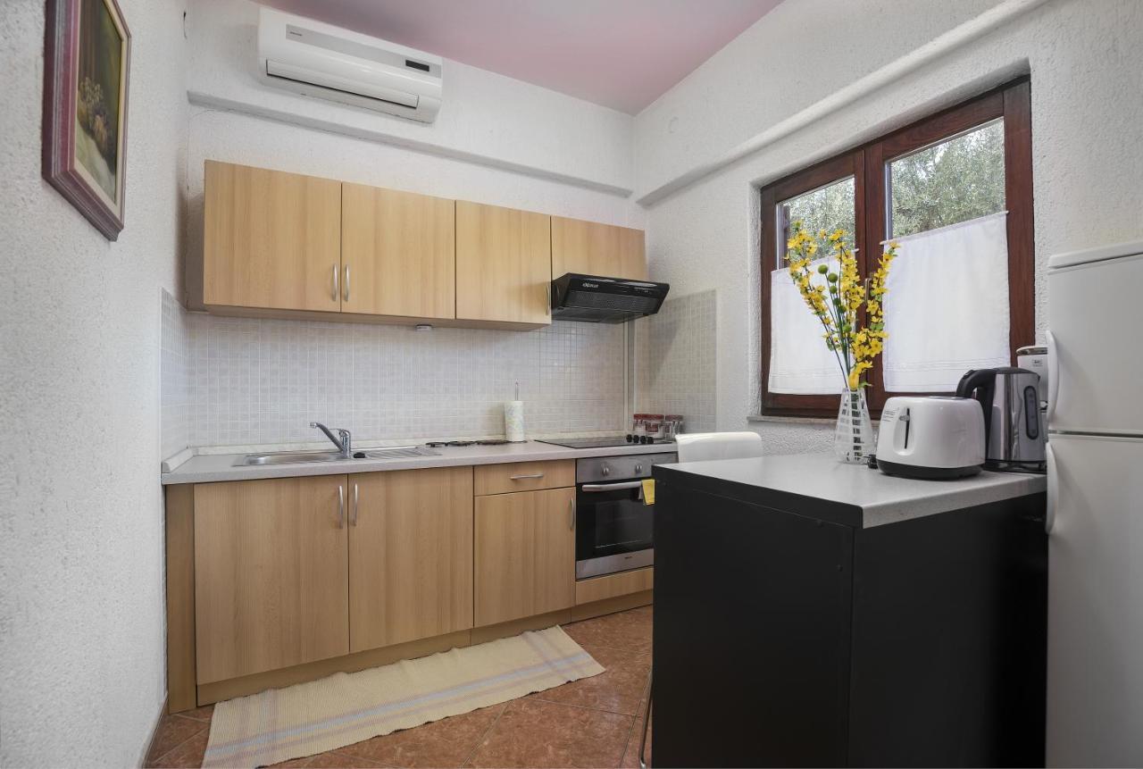 Karmelo Appartment Davorka Ровинь Экстерьер фото